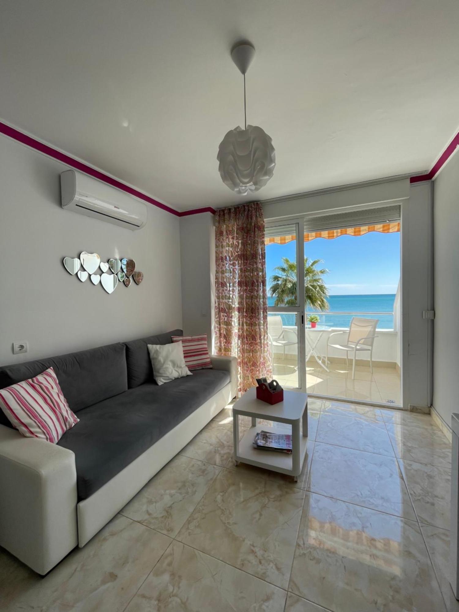 Roca Chica. Studio - First Line Beach Torremolinos Esterno foto