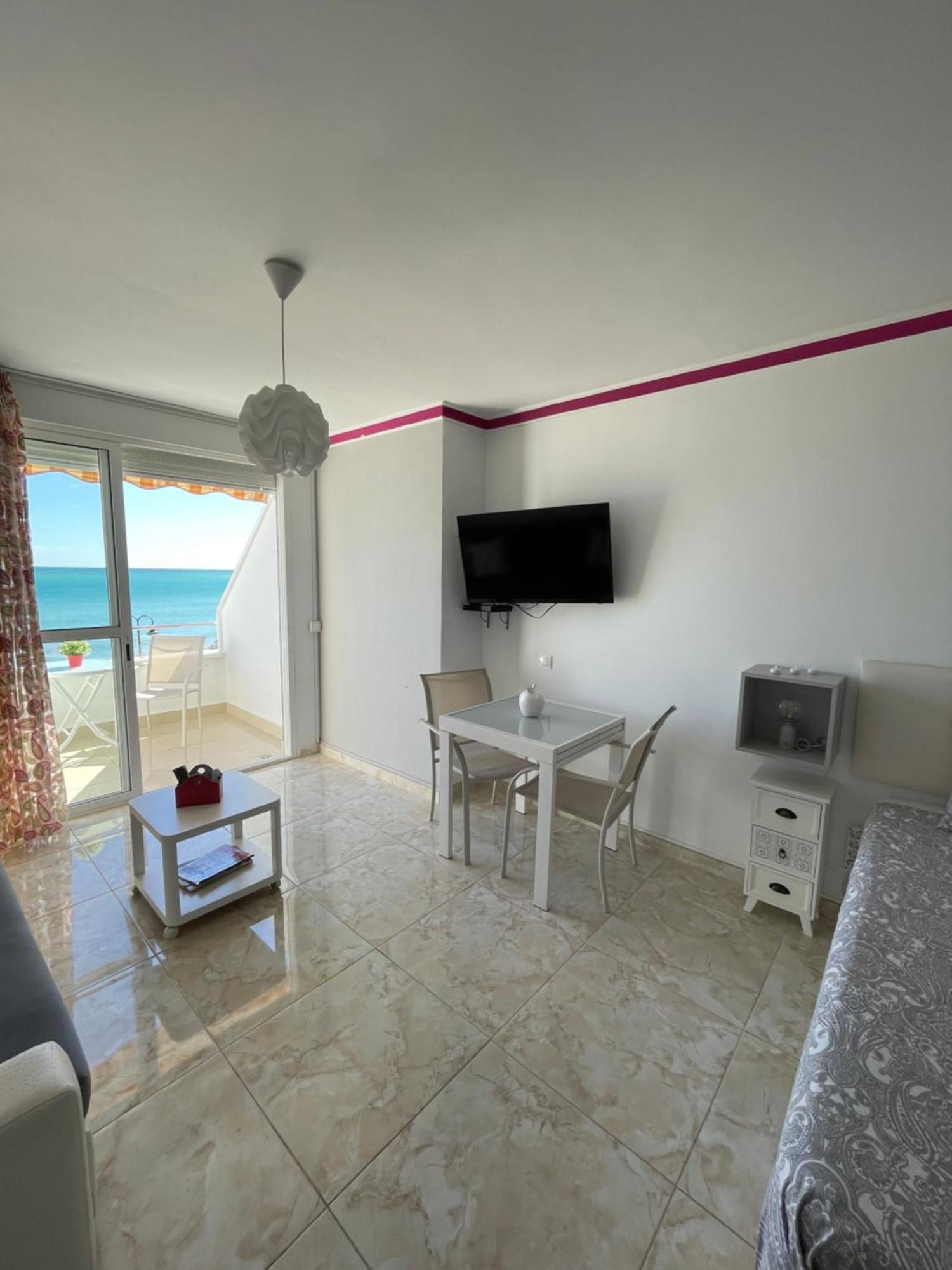 Roca Chica. Studio - First Line Beach Torremolinos Esterno foto