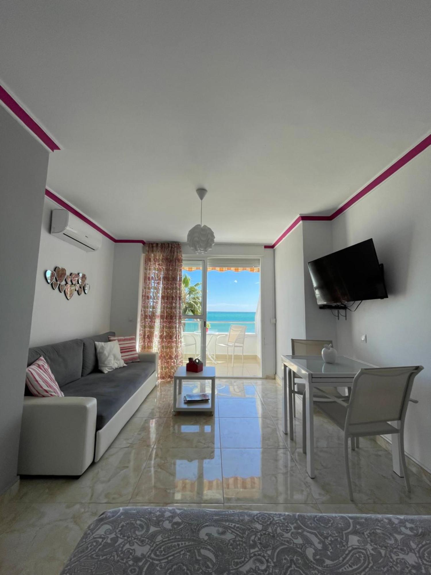 Roca Chica. Studio - First Line Beach Torremolinos Esterno foto