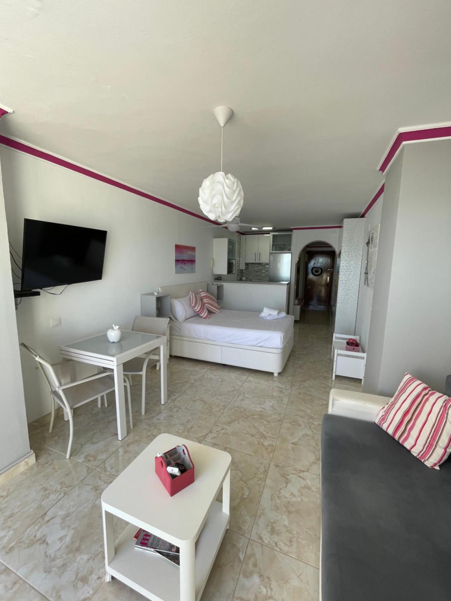 Roca Chica. Studio - First Line Beach Torremolinos Esterno foto