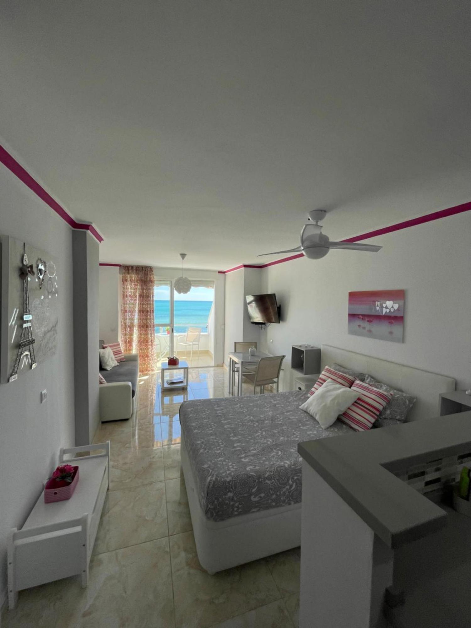 Roca Chica. Studio - First Line Beach Torremolinos Esterno foto