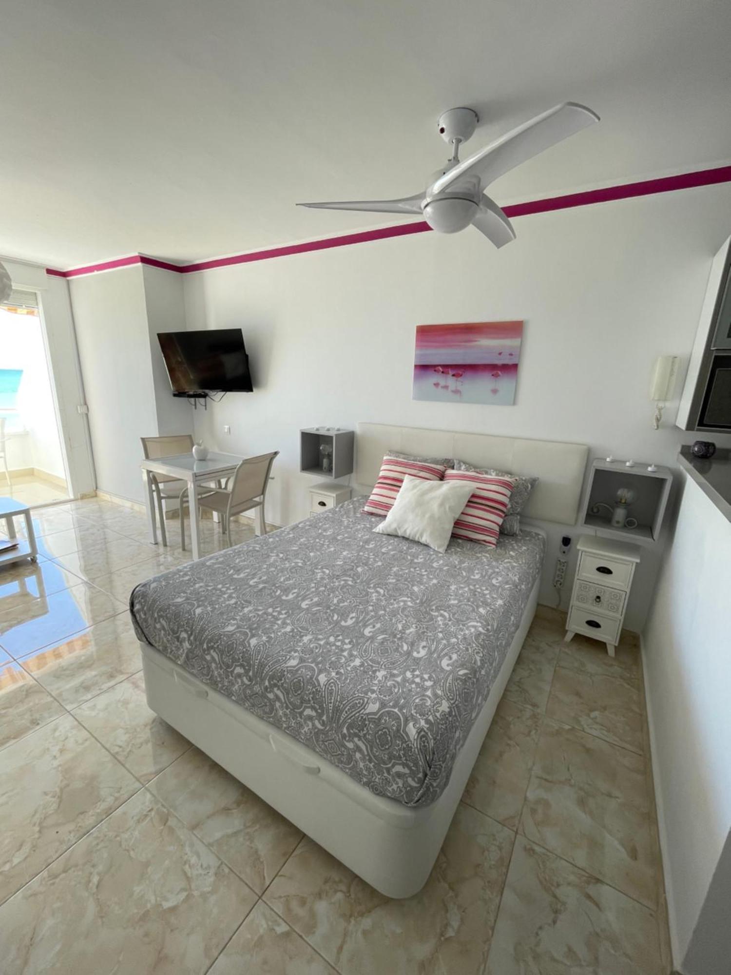 Roca Chica. Studio - First Line Beach Torremolinos Esterno foto